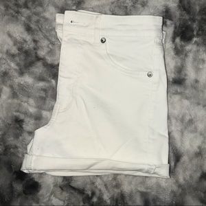 White High-Waisted American Eagle Shorts!!! Size 6